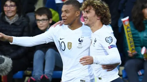Kylian Mbappé y Antoine Griezmann, compañeros en la selección de Francia.