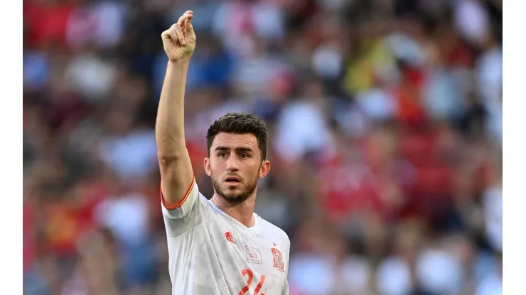 Aymeric Laporte en un encuentro con España.
