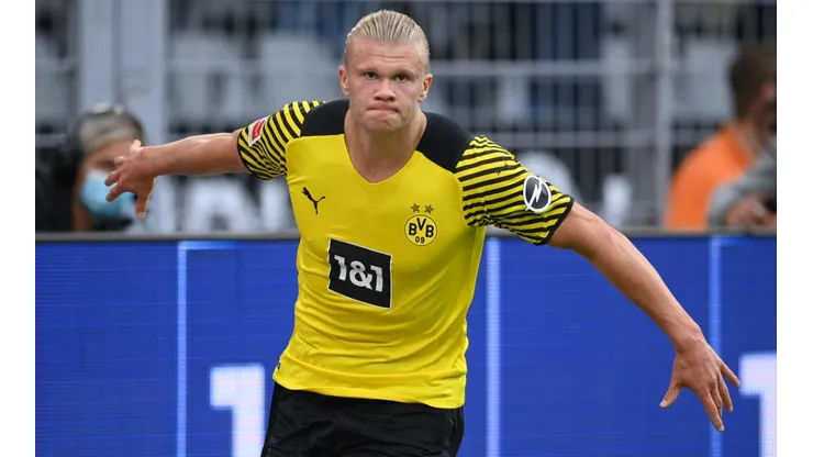 Erling Haaland festeja uno de sus goles en Borussia Dortmund.