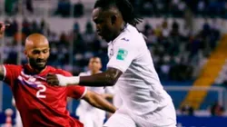 Costa Rica en acción con Honduras.