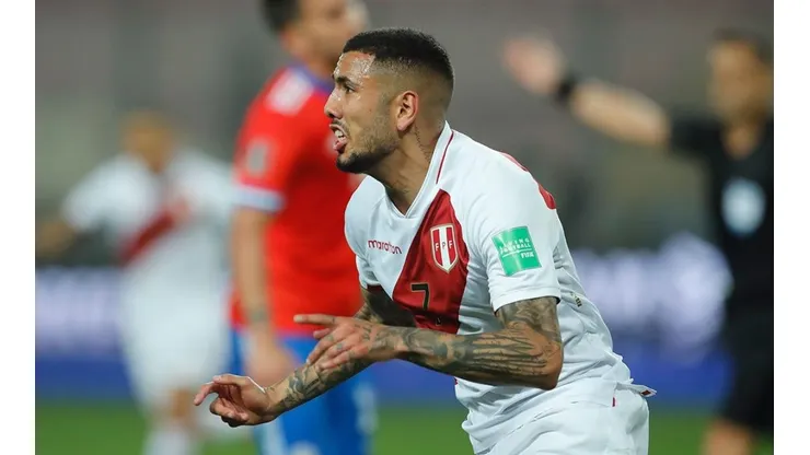 Festejo de gol de Perú sobre Chile.