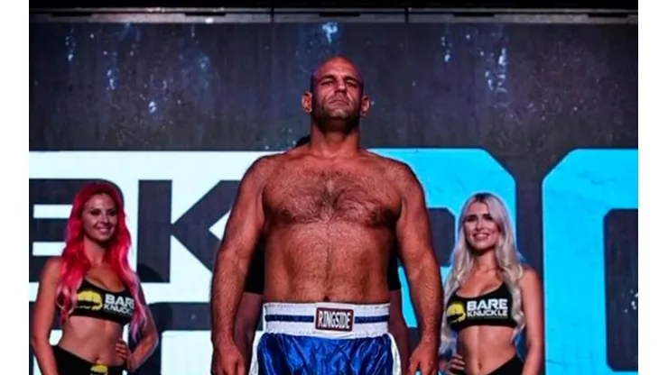Un peleador de boxeo sin guantes muere tras ser noqueado en 18 segundos