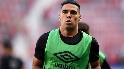 Falcao García en calentamiento con Rayo.