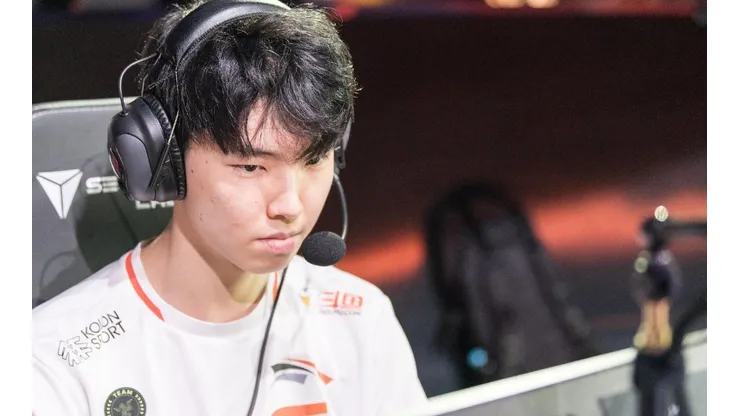 Worlds 2021 Highlights HLE vs PEACE