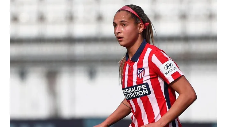 Deyna Castellanos en acción con Atlético de Madrid.