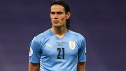 Edinson Cavani en un encuentro con Uruguay.