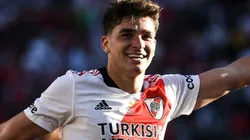 Julián Álvarez festeja uno de sus goles en River Plate.