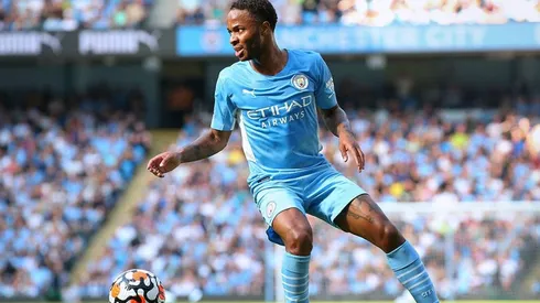 Sterling en acción de juego con City.