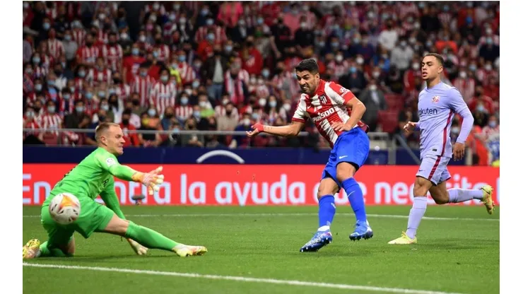 Luis Suárez y su definición ante Ter Stegen para el segundo del Atlético de Madrid.