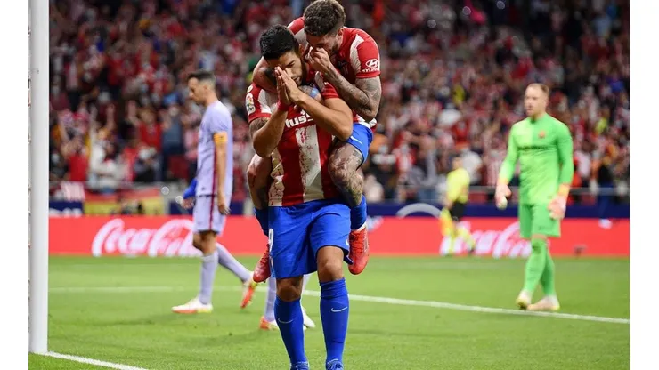 Festejo de gol de Luis Suárez.