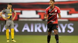 Festejo de gol de Athletico Paranense.