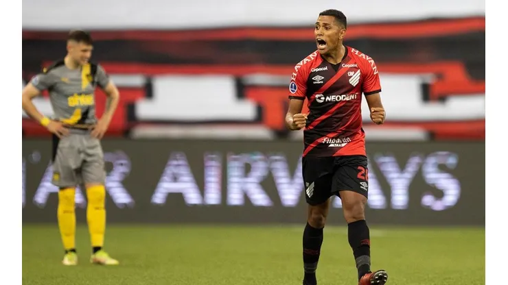 Festejo de gol de Athletico Paranense.