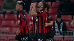 Festejo de gol de Lincoln Red Imps.