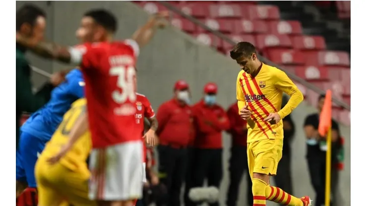 Gerard Piqué es reemplazado por Gavi.
