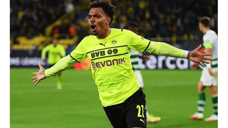 Festejo de gol de Dortmund sobre Sporting Lisboa.