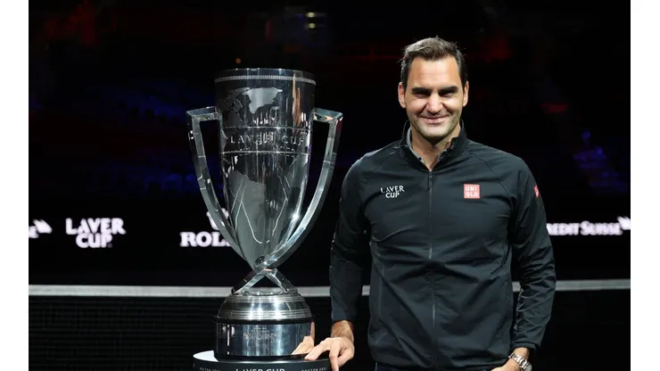 Roger Federer junto a la Laver Cup.