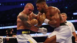 Joshua no pudo con la inteligencia de Usyk.