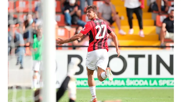 Daniel Maldini en festejo de gol con Milan.