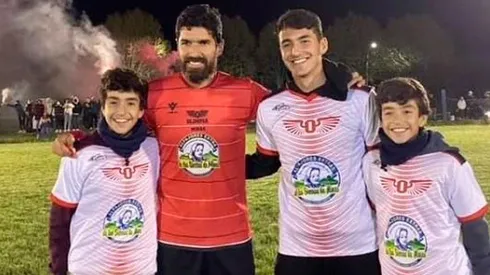 Loco Abreu y su familia tras el partido.