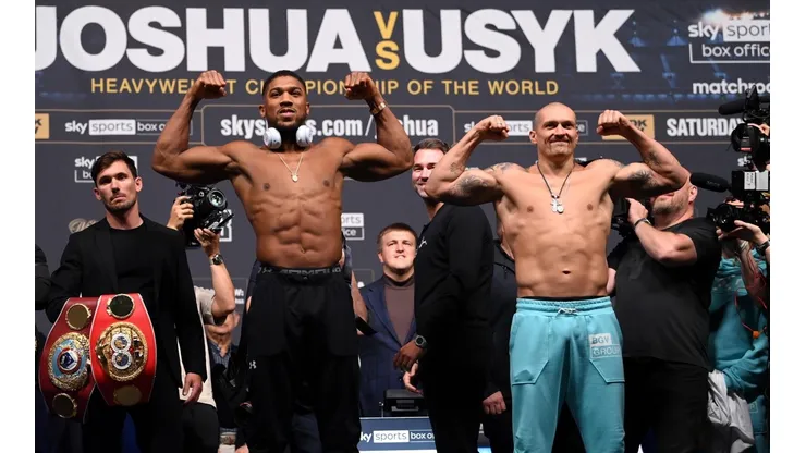 Anthony Joshua y Oleksandr Usyk en el pesaje previo a su pelea (Foto: Getty Images).