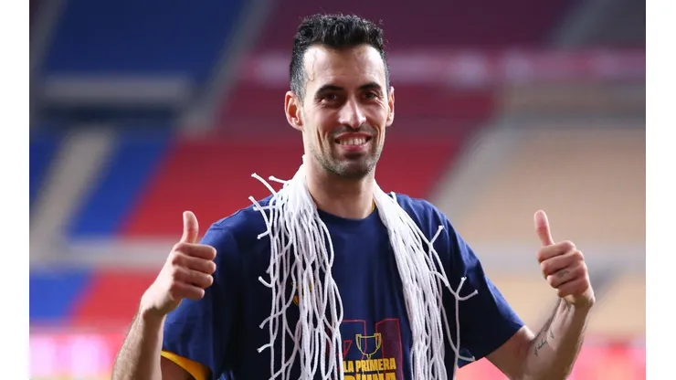 Sergio Busquets y una polémica jugada.