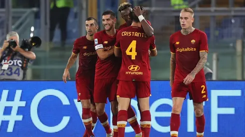 Tammy Abraham festeja con sus compañeros.