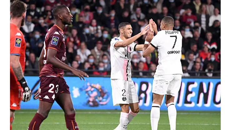 Festejo de gol de PSG.