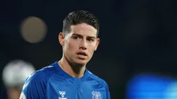 James Rodríguez en un encuentro con Everton.