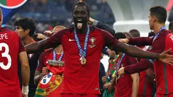 Eder, en festejo con Portugal.