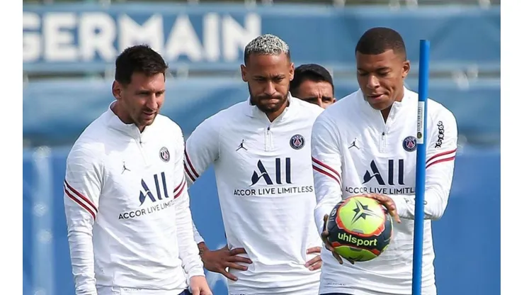 Lionel Messi, Neymar y Kylian Mbappé en un entrenamiento del PSG.