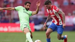Rodrigo de Paul, ante Raúl García en el Atlético de Madrid vs Athletic Club.