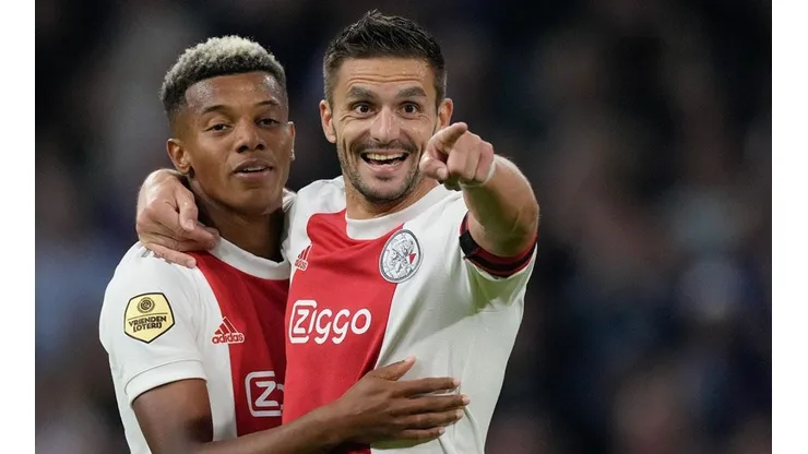 Festejo de gol de Ajax.