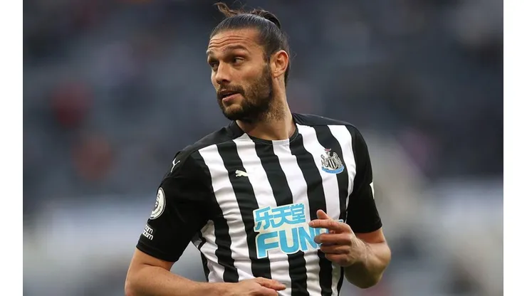 Andy Carroll en su pasado por Newcastle.