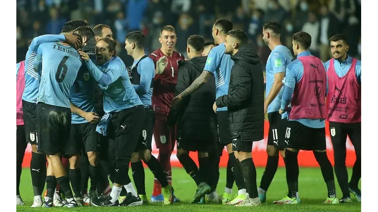 Uruguay en festejo ante Ecuador.