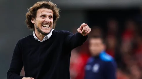Diego Forlán tuvo otra experiencia corta como entenador.