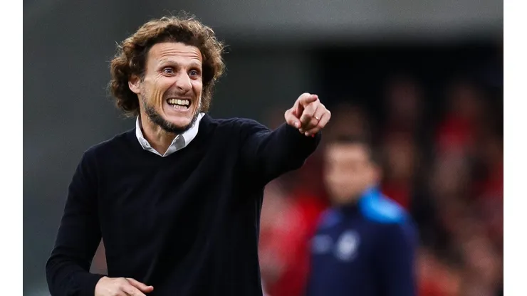 Diego Forlán tuvo otra experiencia corta como entenador.