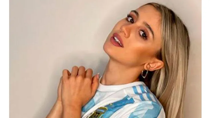 Morena Beltrán con la camiseta de Argentina.