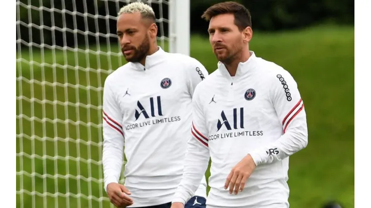 Neymar y Lionel Messi en un entrenamiento del PSG.