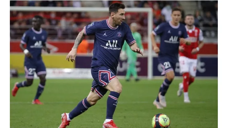 Lionel Messi viaja a Bélgica para su debut en Champions League con PSG.