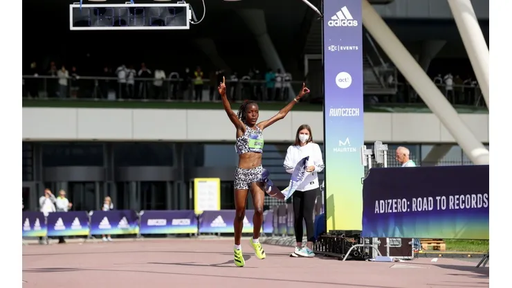 ADIZERO Road To Records Race