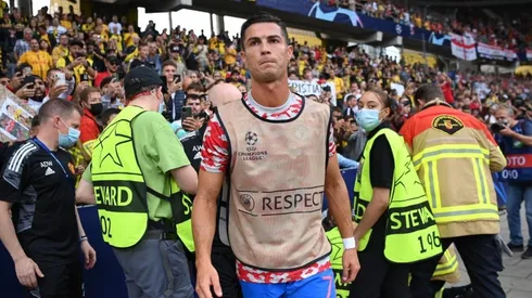 Cristiano Ronaldo y su gesto con un guardia de seguridad.