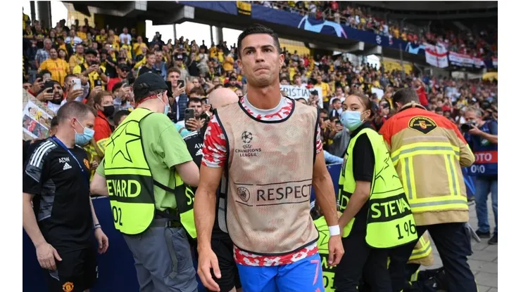 Cristiano Ronaldo y su gesto con un guardia de seguridad.