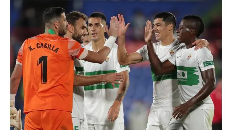 Elche celebra su primer triunfo de la temporada.