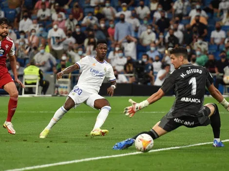 ¡De locos! Vinicius Jr. convirtió para Real Madrid y lo festejó en la tribuna con los aficionados