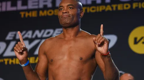 Silva se despachó un impresionante KO.