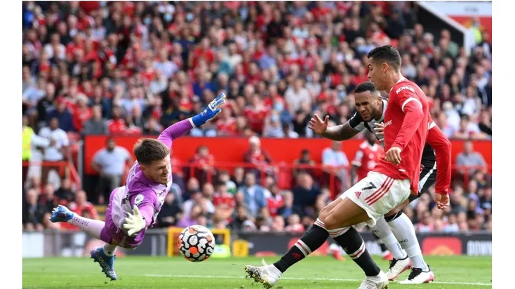 Cristiano Ronaldo la empujó para su primer gol en Manchester United.
