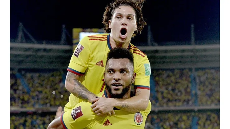 Festejo de gol de Colombia ante Chile.
