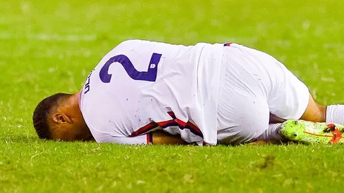 Sergiño Dest en lesión con Estados Unidos.