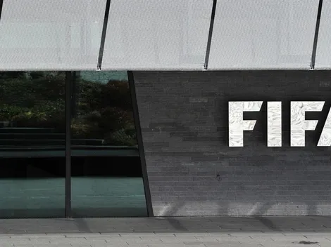 FIFA sancionaría a los clubes de Premier League que no cedieron a sus jugadores