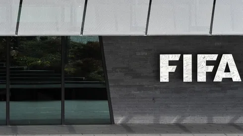 FIFA golpea la mesa y se enfrenta a la Premier League.